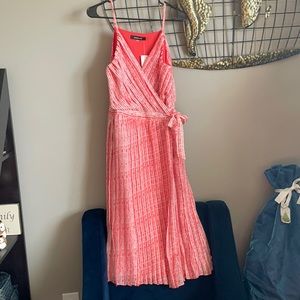 Sugar + Lips tomato / white dress